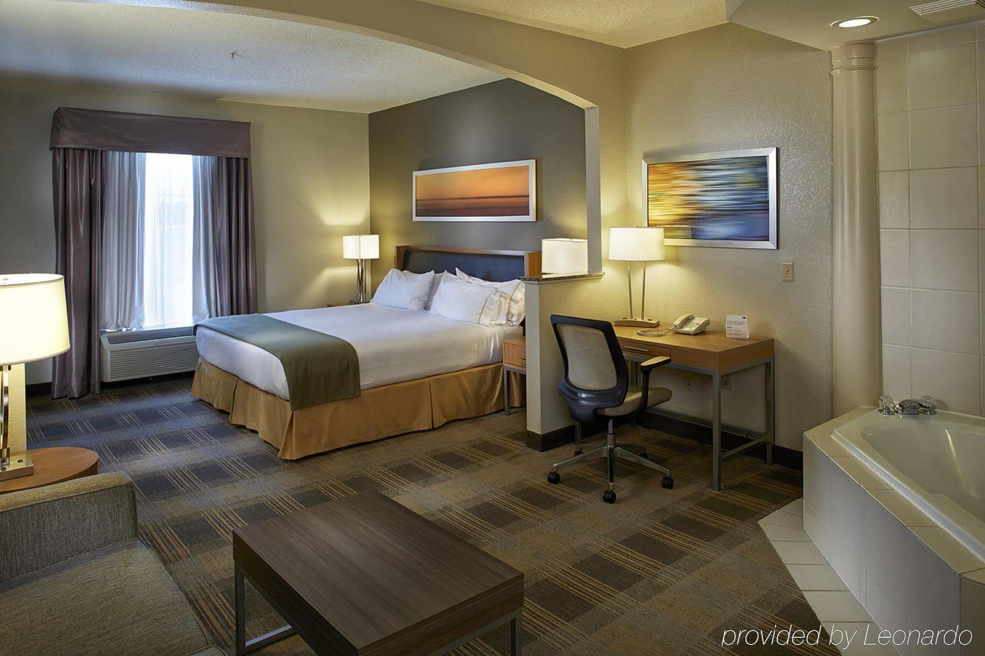Holiday Inn Express & Suites Orangeburg By Ihg Экстерьер фото
